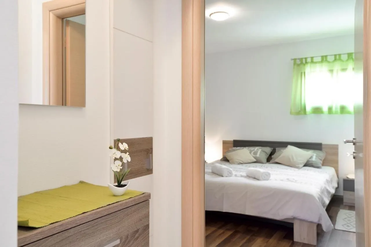Apartment Oliva Vizinada